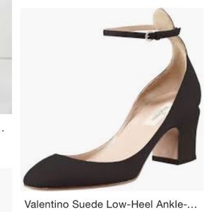NWT Valentino Round Toe Suede Pumps